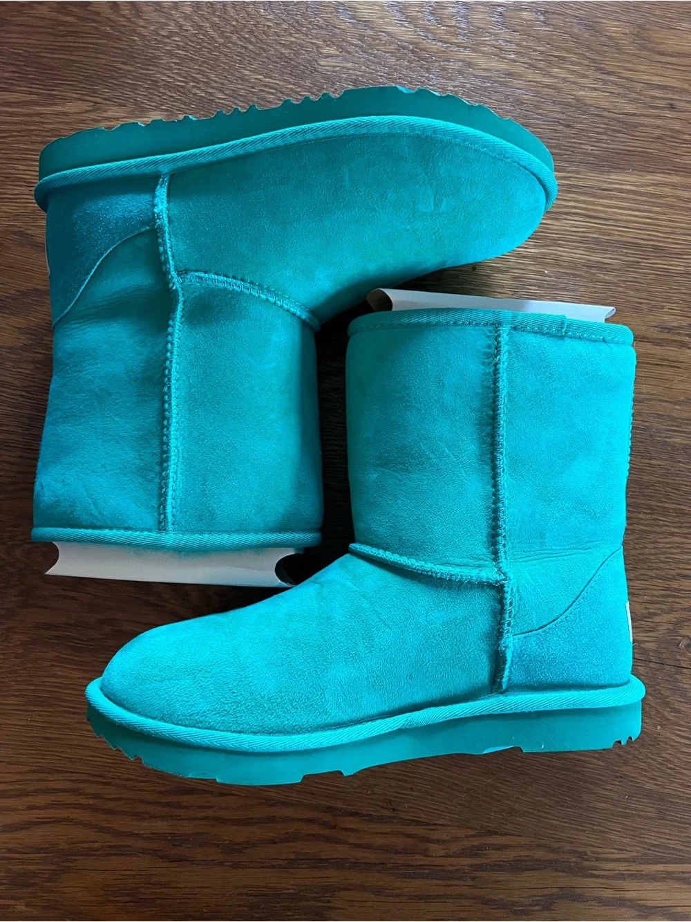 UGG Kids/Womens Bright Green Suede Boots Like New Size 6 Kids